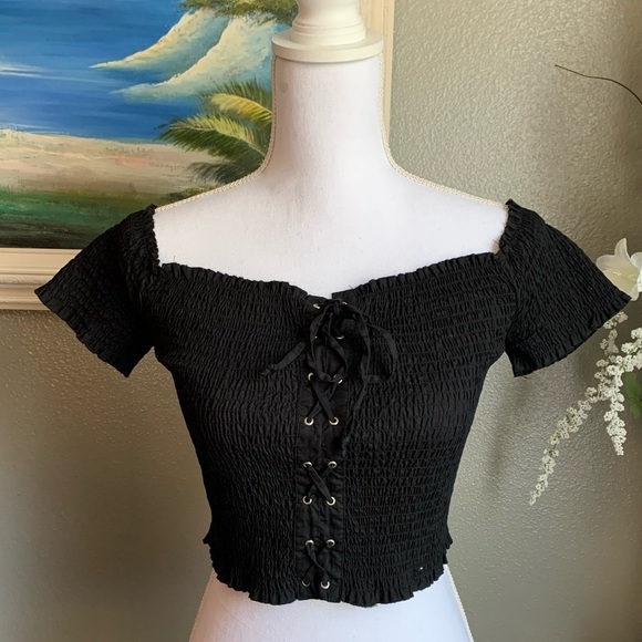 Ambiance On or Off Shoulder smocked Short sleeve Tie Front crop top Size M - Picture 11 of 15